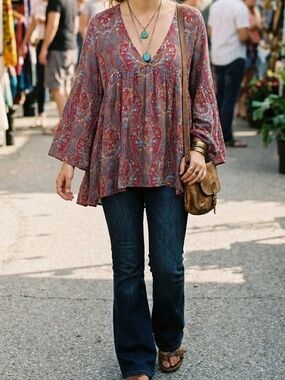 Free People Paisley Print V-Neck Flowy Tunic Top Red Boho Size Medium